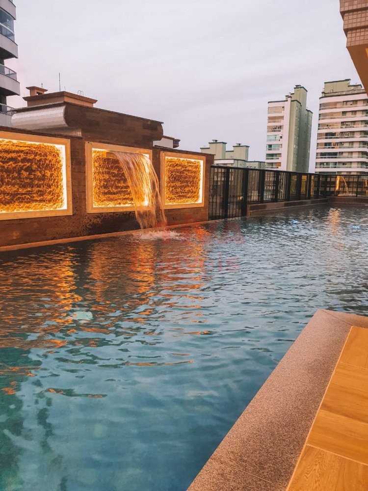 APARTAMENTO VISTA MAR COM 4 SUTES MEIA PRAIA  ITA